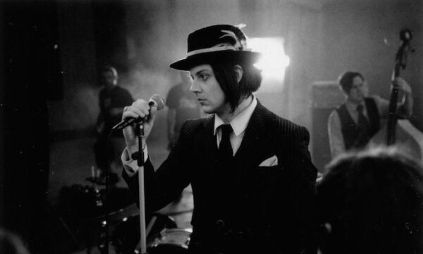 Ο Jack White μας εκπλήσσει ξανά