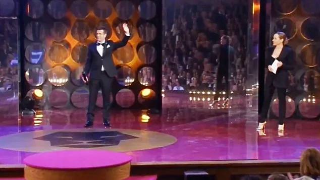 VID: Czech Oscars Team Fail To Spot Jim Carrey Hoaxer