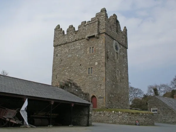 lets-start-with-an-easy-one-castle-ward-in-county-down-northern-ireland-provided-the-backdrop-for-which-famous-castle.jpg.pagespeed.ce.WlaITznOvc