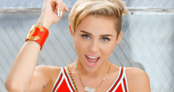 H Miley Cyrus είναι ασταμάτητη! Και νέα προκλητική φωτογράφιση