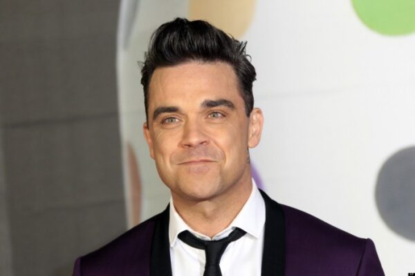 Το έκανε πάλι το θαύμα του ο Robbie Williams! Δείτε τον με ροζ μαλλί!