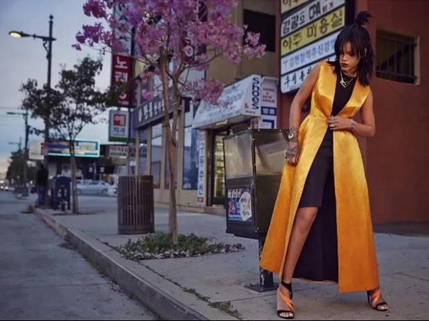 rihanna-w-4