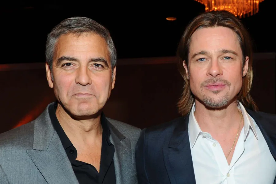 Ο George Clooney και ο Brad Pitt στο γεύμα των υποψηφίων για τα 84α Βραβεία Όσκαρ στο Μπέβερλι Χιλς.