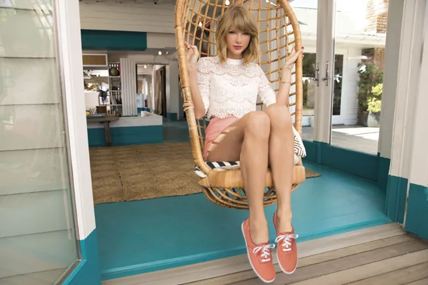 taylor-swift-legs-keds-1