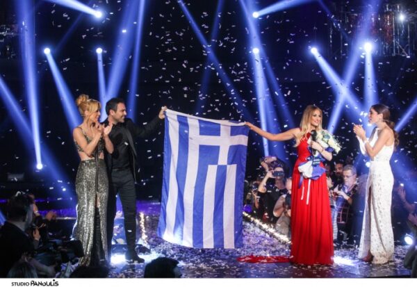 Δείτε όλες τις φωτογραφίες από τη μεγάλη βραδιά του Eurosong 2015!