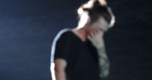 Δεν άντεξε ο Harry Styles την αποχώρηση του Zayn και ξέσπασε σε κλάματα on stage!
