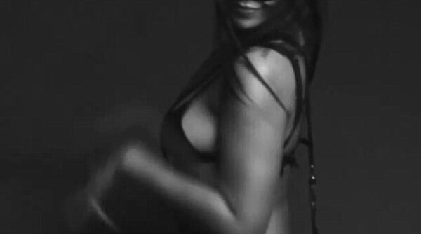 Η σούπερ σέξυ φωτογράφηση της Rihanna αλά “50 Αποχρώσεις του Γκρι”