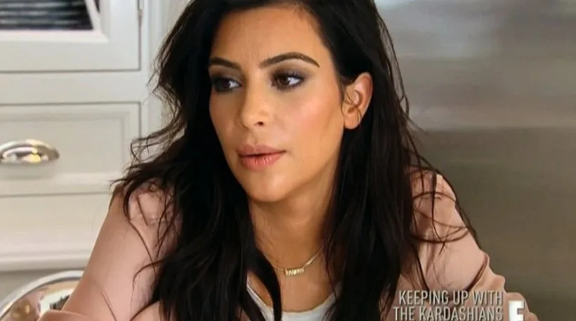 Η Kim Kardashian σε πλάνο από το Keeping Up With The Kardashians.