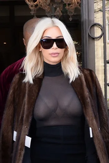 Kim-Kardashian-Cleavage-Paris-Pictures2