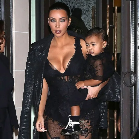 Kim-Kardashian-North-West-Givenchy-Fashion-Show