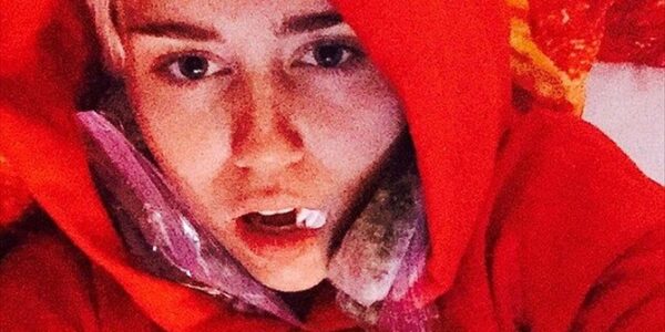 H Miley Cyrus πήγε στον οδοντίατρο και σήκωσε την πιο ότι να ναι φωτογραφία!