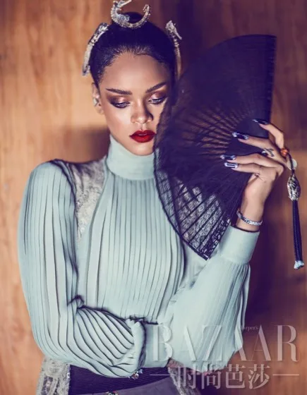 Rihanna-HB-China-3-435x560