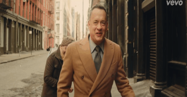 Εξαιρετικός ο Tom Hanks στο Video Clip της Carly Rae Jepsen!