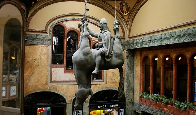Weird_Monuments_4