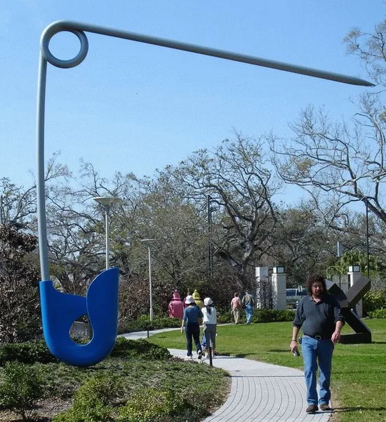 Weird_Monuments_7