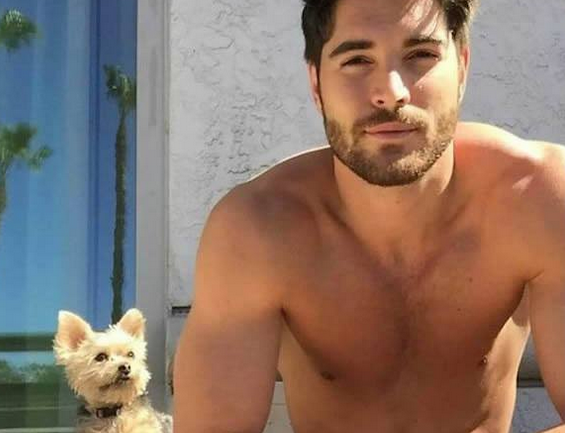 Κορίτσια θα ξετρελαθείτε με τον #HotDudewithDogs