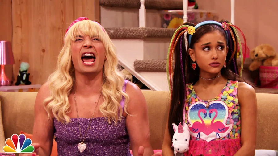 Η Ariana Grande και ο Jimmy Fallon σε κωμικό σκετς ως 12χρονα κορίτσια.