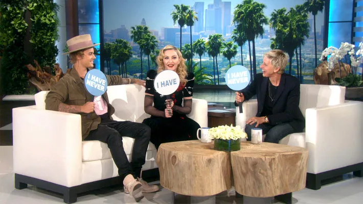Ο Justin Bieber, η Madonna και η Ellen DeGeneres στο πλατό της εκπομπής The Ellen DeGeneres Show.