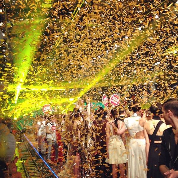 Δείτε όλες τις εμφανίσεις από το χθεσινό Madwalk 2015 by Aperol Spritz!