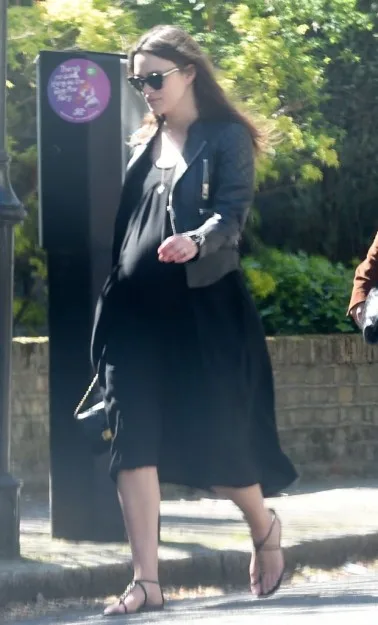 EXCLUSIVE: INF - A Very Pregnant Keira Knightley Heads To Lunch With Her Mom & Husband In London