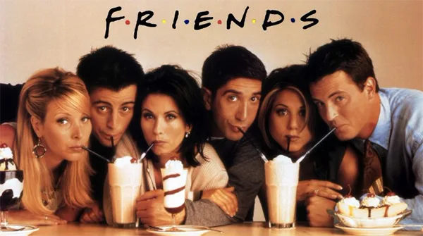Οι πρωταγωνιστές της σειράς Friends πίνουν μιλκσέικ με καλαμάκια.