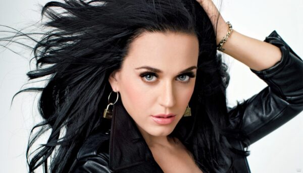 Κι όμως, η Katy Perry έδωσε στη δημοσιότητα τον αριθμό του κινητού της!