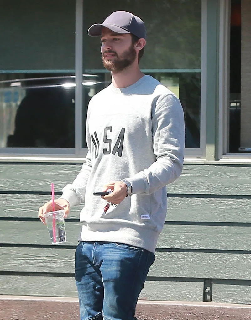 Miley-Cyrus-Patrick-Schwarzenegger-LA-Pictures-4