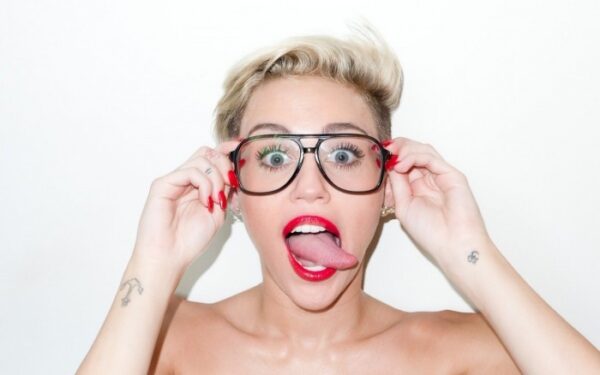 Μαντέψτε! Η Miley Cyrus ολόγυμνη στο Instagram