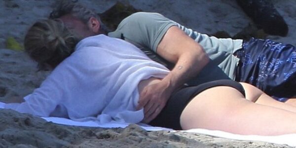Charlize Theron – Sean Penn ζουν τον έρωτά τους στην παραλία! Δείτε τους