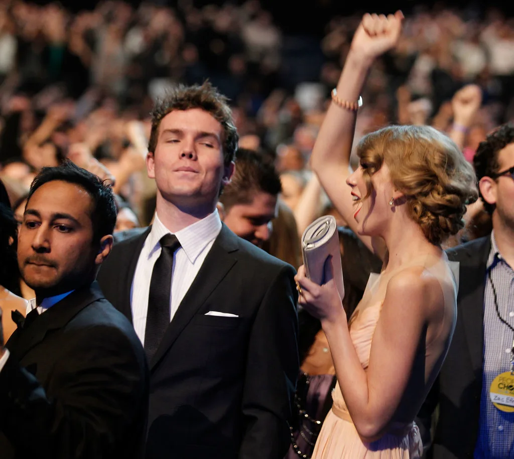 When-he-all-like-Settle-down-Taylor