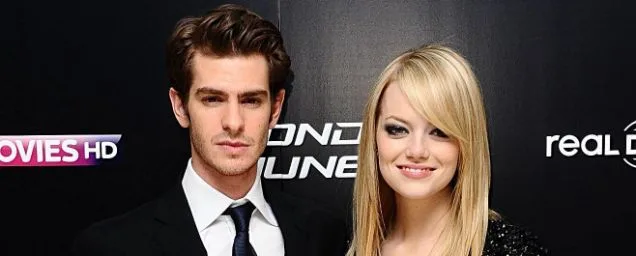 Η Emma Stone και ο Andrew Garfield σε κοινή τους εμφάνιση πριν τον χωρισμό τους.