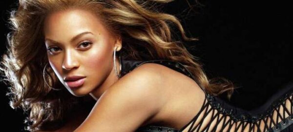 Η βιογραφία που σε κάνει να λυπάσαι την Beyonce! Kαβγάδες, εξώγαμο και απιστίες