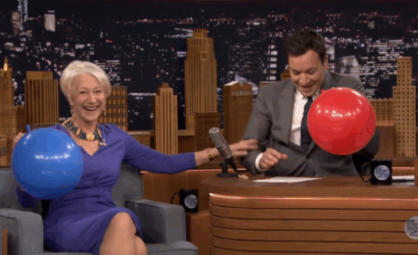 H Helen Mirren ρουφάει ήλιο και δίνει μια ξεκαρδιστική συνέντευξη στον Jimmy Fallon!