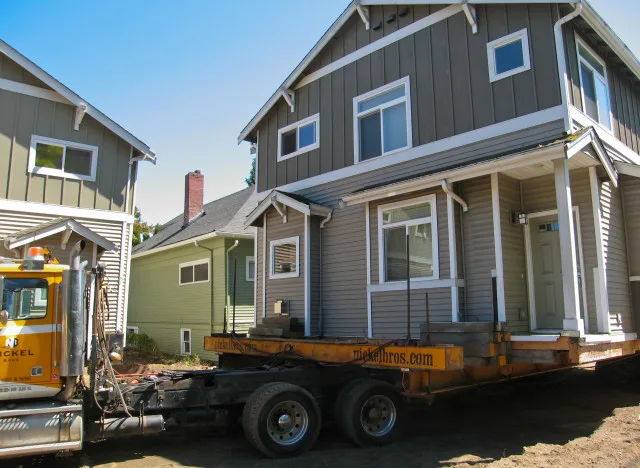 n-MOVING-HOUSE-large640