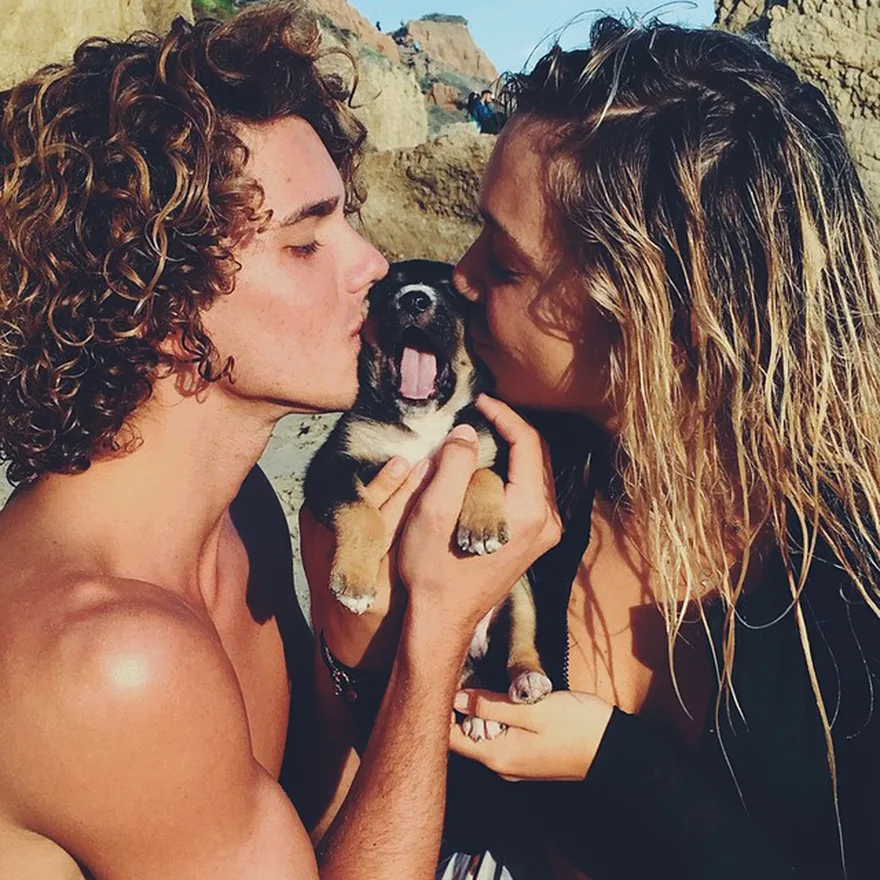 photographer-model-surfer-couple-travels-world-jay-alvarrez-alexis-ren-26