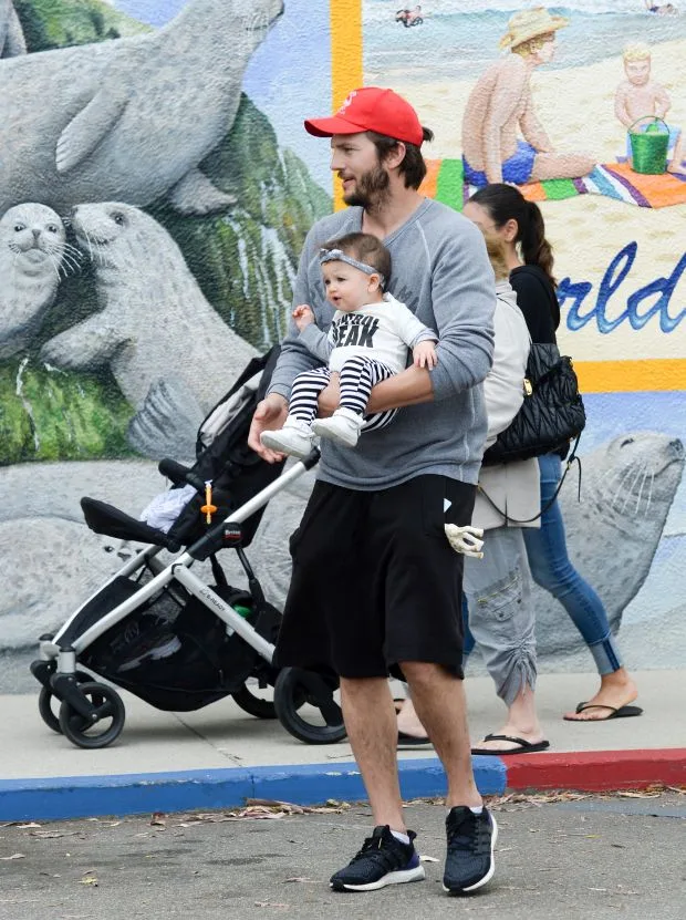 EXCLUSIVE: ** PREMIUM RATES APPLY** Mila Kunis and Ashton Kutcher spend the day in Carpenteria