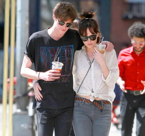 ETTv_206570_Dakota-Johnson-Matthew-Hitt-467