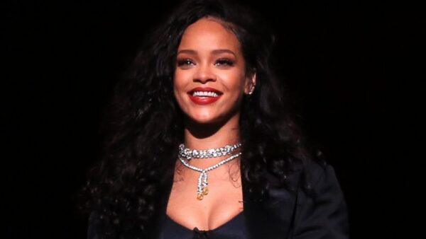 Δείτε την εμφάνιση της Rihanna στο ιστορικό Saturday Night Live