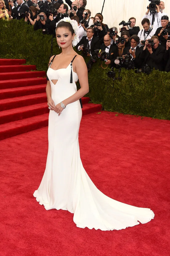 Selena-Gomez-Met-Gala-2015-Pictures-1