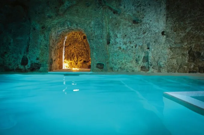 domus-civita-swimming-pool-civita-di-bagnoregio-italy-conde-nast-traveller-17dec14-pr_1080x720