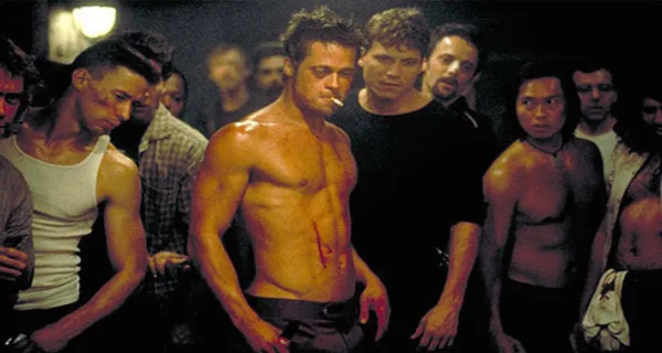 Σκηνή από την ταινία Fight Club με τον Brad Pitt.