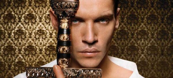 Σοκάρει ο Jonathan Rhys Meyers -Ξεκούμπωτο τζην και τύφλα στο μεθύσι