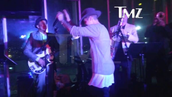 O Justin Bieber σε καυτή jazz εμφάνιση – έκπληξη!
