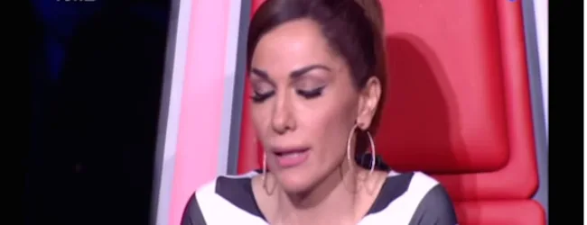 Η Δέσποινα Βανδή συγκινημένη στο The Voice.