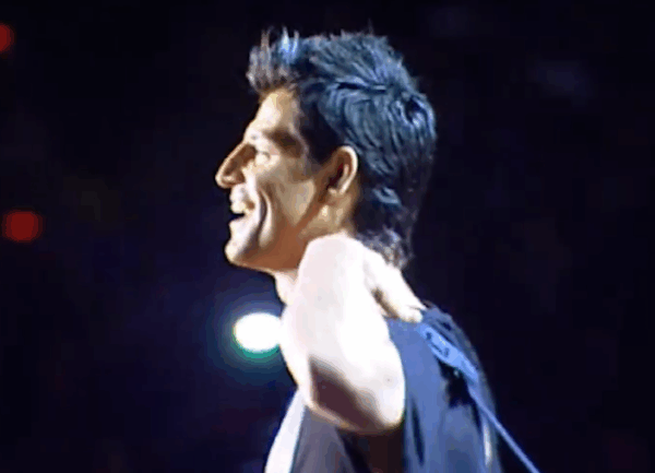 Έτοιμος ο Sakis για τα MAD VMA 2015 by Coca-Cola!