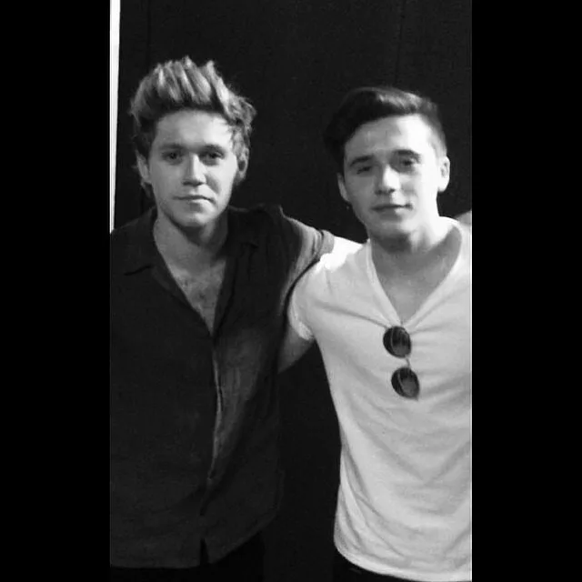 He-Niall-Horan-leaned-close-1