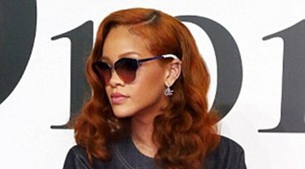 Η υπέροχη εμφάνισή της Rihanna στο Τόκιο