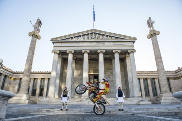 Red Bull X-Fighters! Οι star του Freestyle Motocross προσγειώνονται στην Αθήνα!