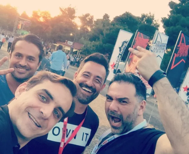 Themis Georgantas στο Instagram: "Ready 4 Robbie...@iliaskokotos @gparisis @robbiewilliams #LMEY #Summer15 #terravibe #arnaou" 2015-06-21 11-27-53