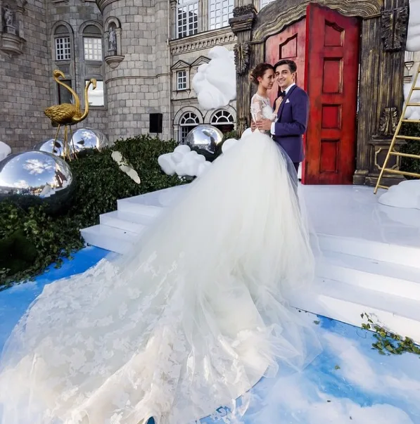 This Dude Who's Followed His Girlfriend Around The World Just Photographed Their Wedding Perfectly 2015-06-08 16-08-04